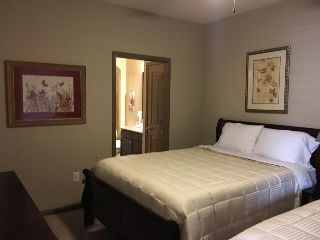 Resort Style Apartment/Home - The Woodlands Room photo